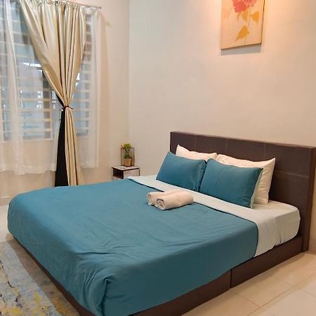 Sofea Hana Homestay, Pantai Balok, Kuantan Exterior photo